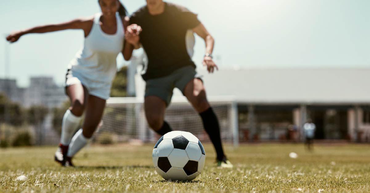 Comparación entre zapatillas de fútbol Nike y JOMA en agarre, durabilidad y precio
