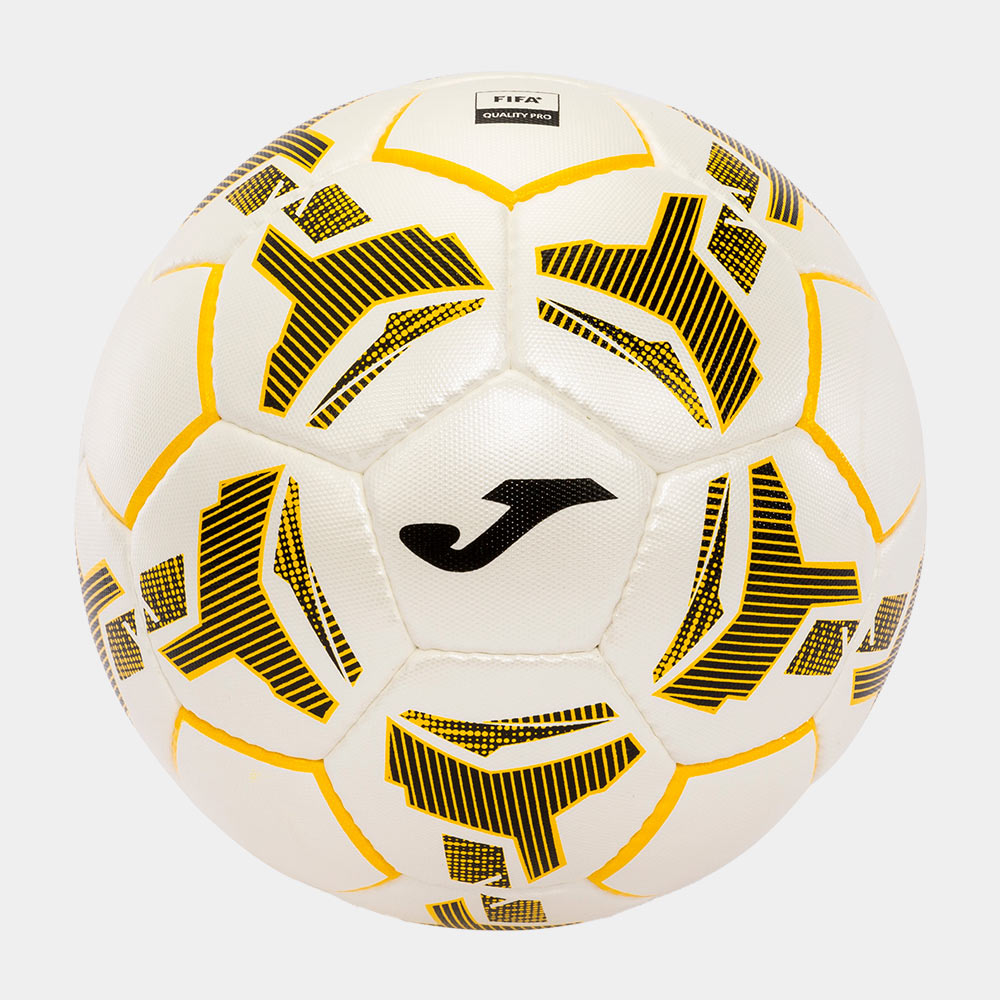 pelota en plano completo