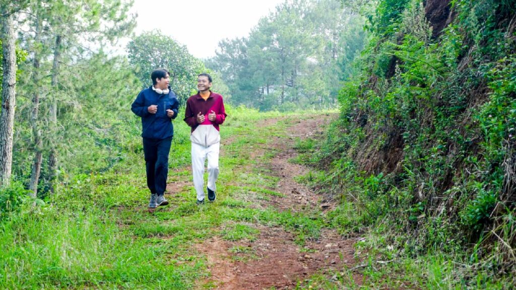 calzado para caminar largas distancias